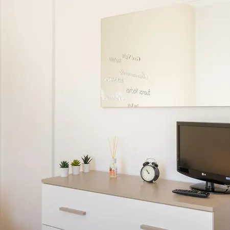 Scandellari - Stylish For Two Guests *