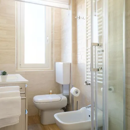 Scandellari - Stylish For Two Guests Apartment Bologna
