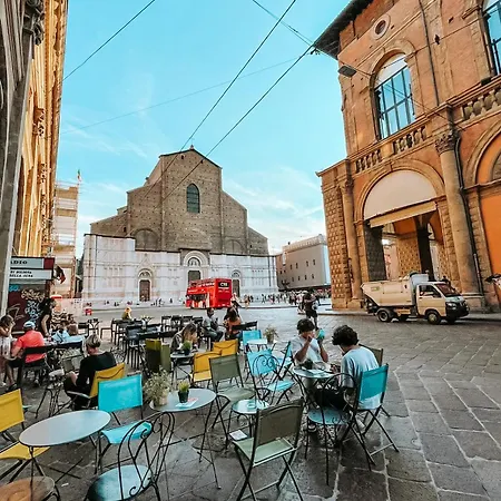 Scandellari - Charming With Private Balcony Appartement *