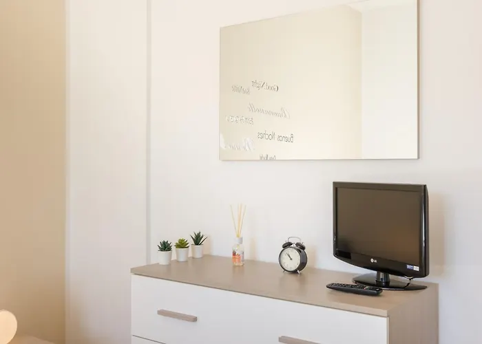 Scandellari - Stairs Only, No Elevator *