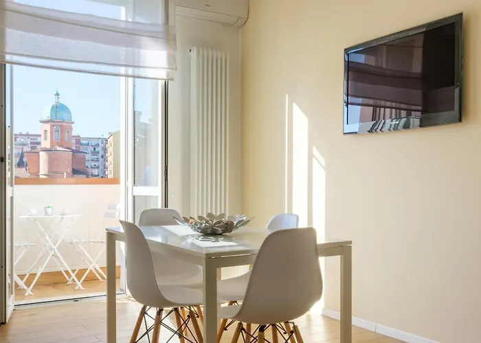 Scandellari Apartments -Stairs Only, No Elevator * בולוניה