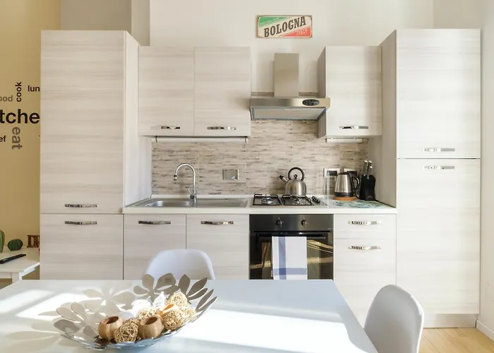 Scandellari - Stairs Only, No Elevator בולוניה