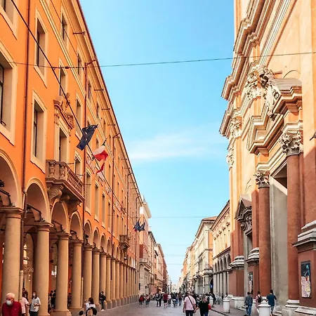 Scandellari Apartments - For 2 Guests, With Rooftop Views Of Bologna بولونيا