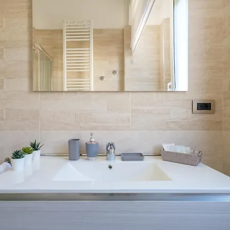Scandellari Apartments - For 2 Guests, With Rooftop Views Of Bologna